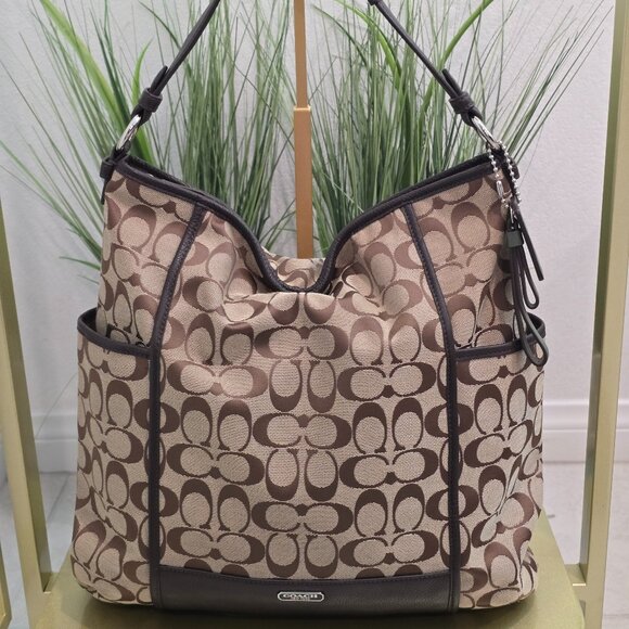 Coach Signature Shoulder Bag - Picture 1 of 11